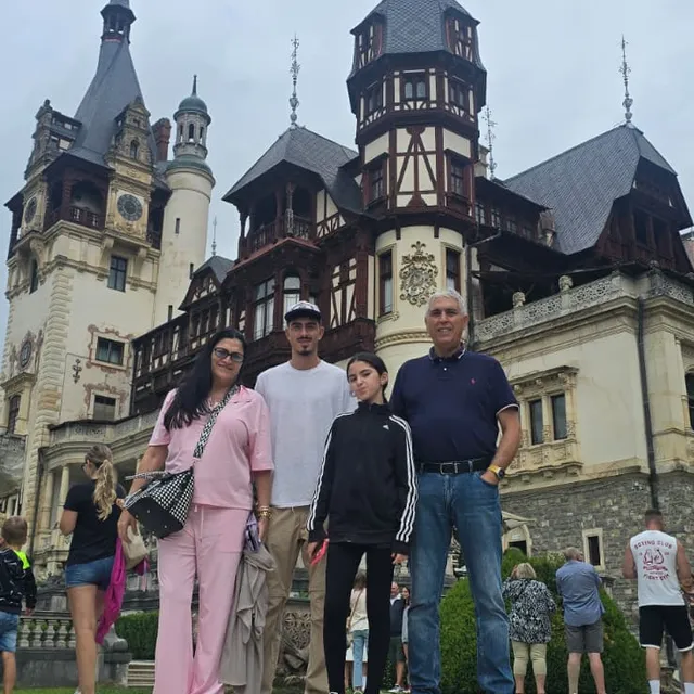 Guests at Peleș Castle in Sinaia on a private day trip from Bucharest — 6
